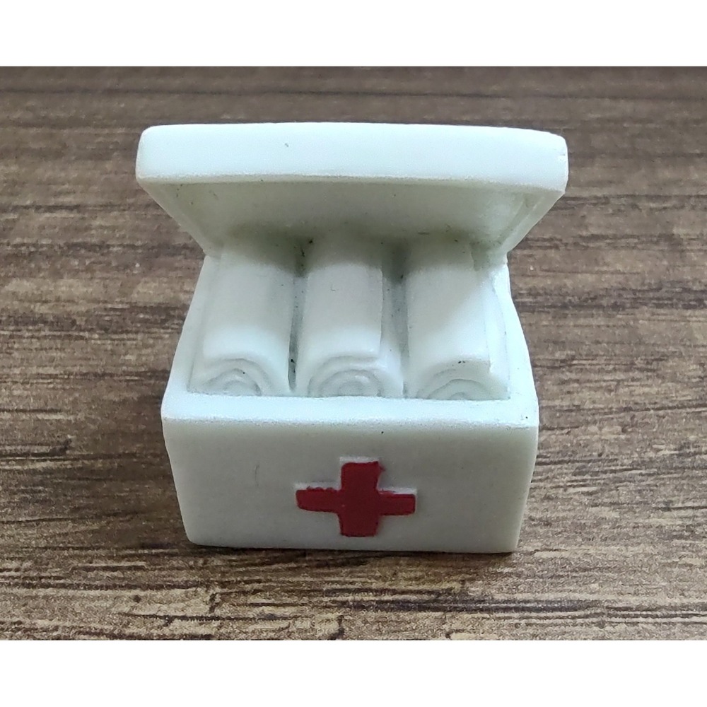 Miniature Breyer First Aid Kit Vet Toy Box Rolled Bandages Z29